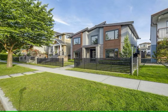 Front Entrance & Lawn