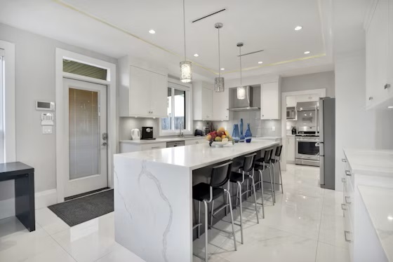 Main Kitchen with central island
