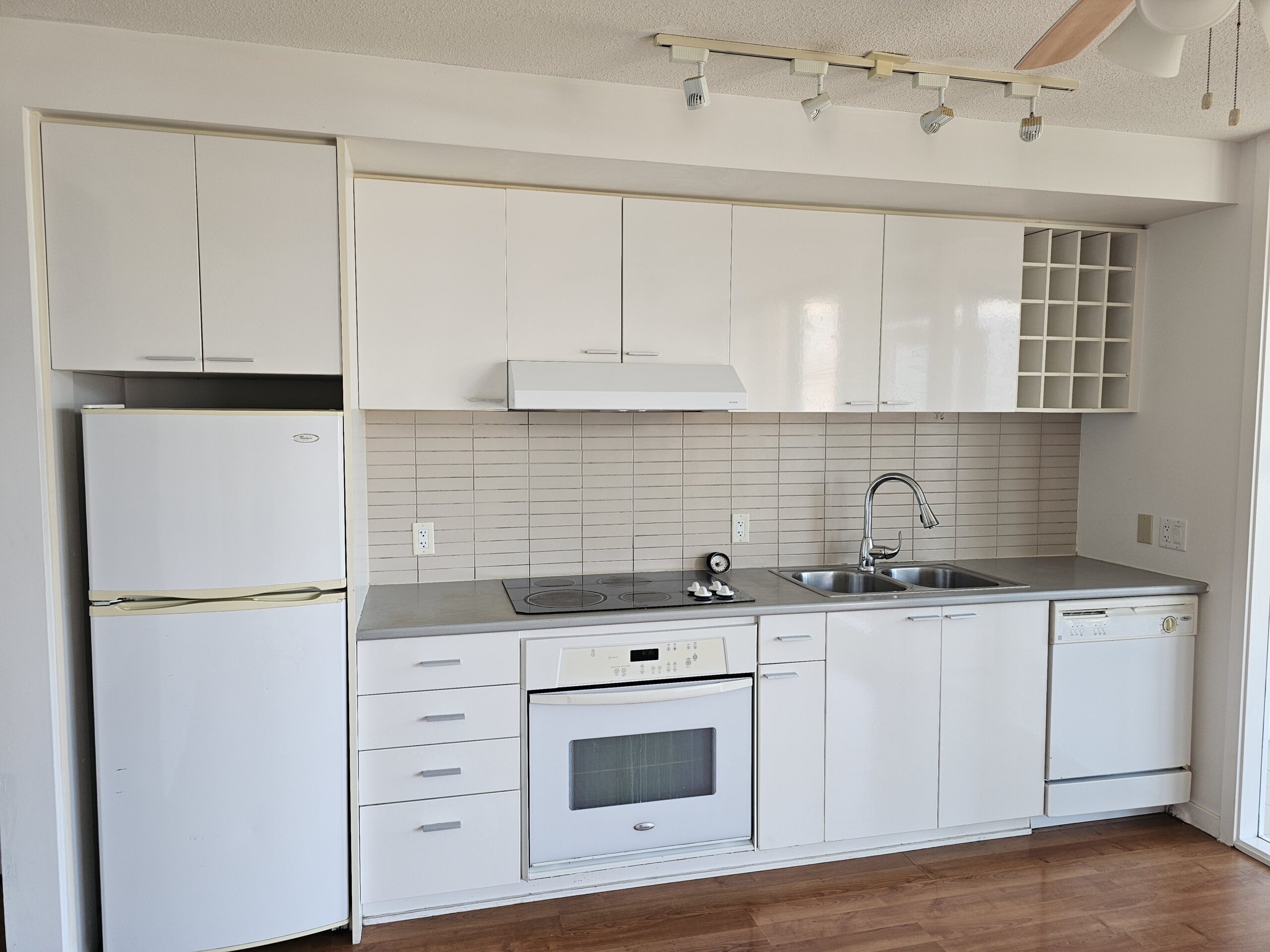 Kitchen & Appliance